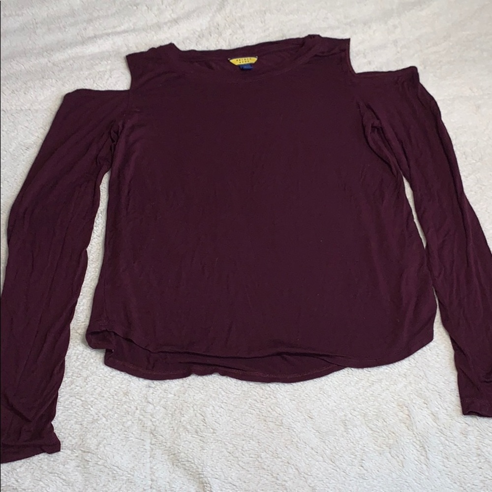 Long sleeve cut shoulder maroon shirt